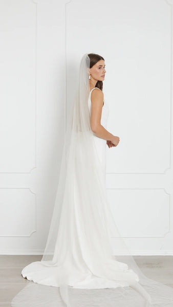 http://lohobride.com/cdn/shop/collections/Jennifer_Behr-Dulcina_grande.jpg?v=1664464601