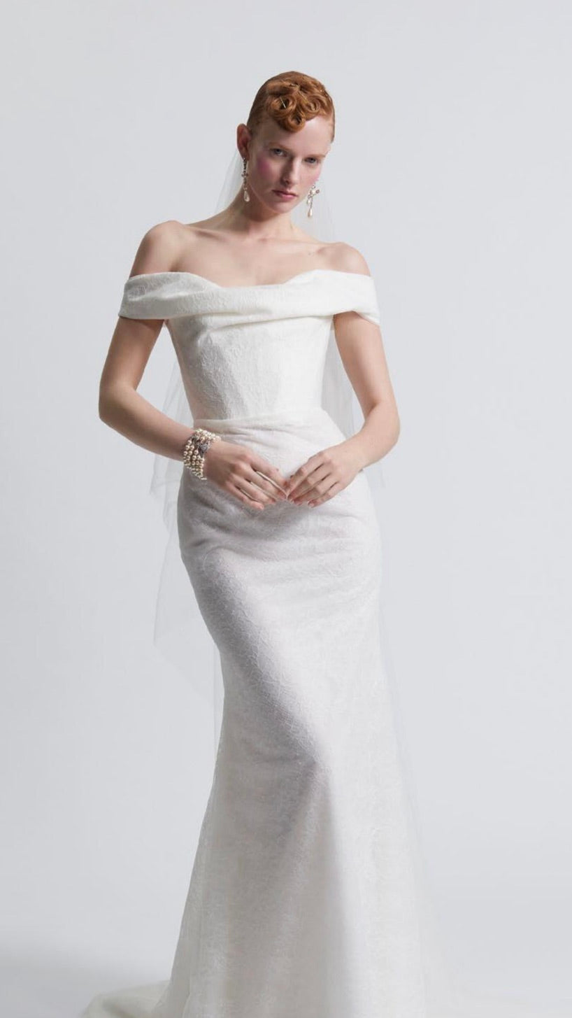 Nova Cora in Chantilly Lace