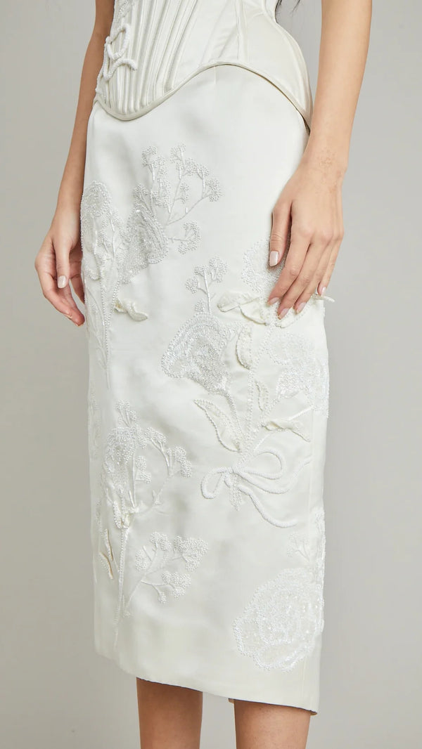 Long Pencil Skirt in Satin with Carnation Embroidery